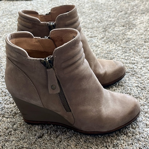 biala Shoes - Biala wedge booties